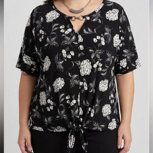 LILY MORGAN Black Top with White Floral Pattern Silver Accent at Neckline 2X